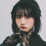 Nanoka Hara Instagram - 前撮りPart2 どうしても黒のお着物にヘッドドレスを付けて撮りたくて…！！ 好きな系統で撮影できて幸せ🥹 これからは、もっともっと自分の好きなものを見つけていきたいです。20歳の目標！ そして明日は、写真集オンラインイベント！ 年が明けてすぐに皆様とお話しできるなんて凄く嬉しい。楽しみですね🫶 撮影📸@hof.tokyo さん 衣装👘@sweet_pea0113 さん
