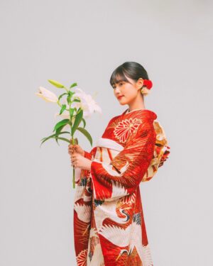 Nanoka Hara Instagram - 本日は、成人の日。
新成人の皆様、おめでとうございます！！
今まで支えて下さった沢山の方に感謝です。
ハタチの原もよろしくお願い致します🙇‍♂️

撮影📸 @hof.tokyo さん
衣装👘 @sweet_pea0113 さん