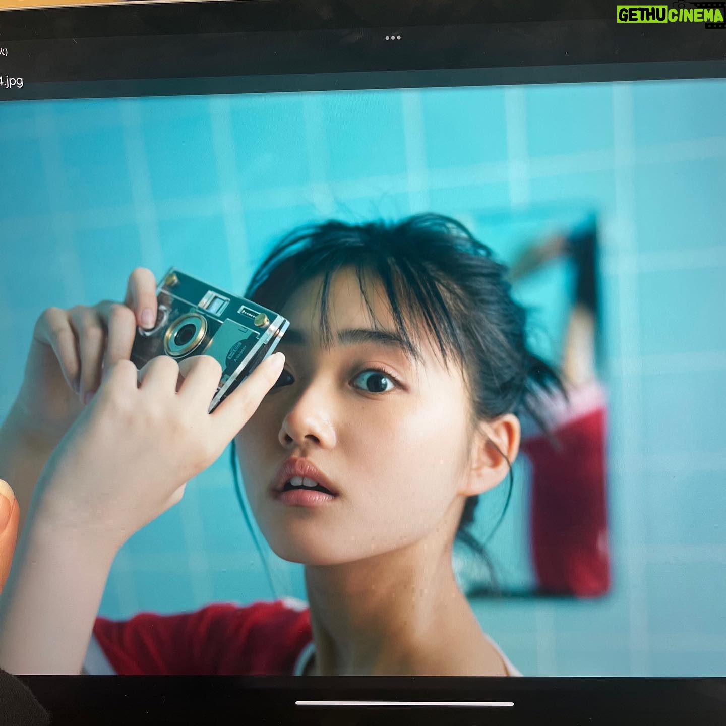Nanoka Hara Instagram - 1st写真集「はなのいろ」の重版を記念して、 2024年1月13日にオンラインイベントを開催します!皆さんとお話し出来る機会ができてとても嬉しいです︎☺︎ありがとうございますー! 今回は、サイン会や1対1トークイベントなどがあるらしいですー!全てオンラインなので、 色々な地域の方とお話出来るのがとっても楽しみ✌️💕 予約は @nanoka_hara_hananoiro のプロフィールにあるリンクから出来ます︎☺︎