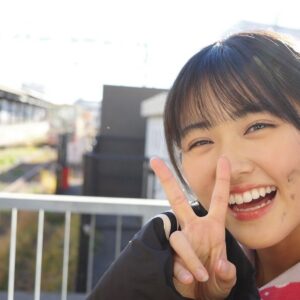 Nanoka Hara Instagram - ふぉとばい、オミくん。

恋わずらいのエリー本日公開！！

たくさんの感想待ってます。
明日は舞台挨拶のライブビューイングもあるので是非！