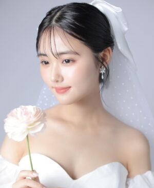 Nanoka Hara Instagram - 6月号PLACOLE＆DRESSYさんの表紙モデルを務めさせていただきました。
初ウエディングドレス！
可愛いドレスばかりで幸せな撮影でした︎☺︎