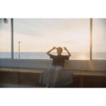 Nao Instagram – .
皆さんこんにちは
お元気ですか。
先月号から引き続き「mina」5月号で
@american_holic のお洋服着ているので
よかったらお手に取ってください😊
今日はなんだか運気がすごい日らしいですね。
皆元気だといいなぁ。