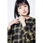 Nao Instagram - . お話聞いていただきました☺️ . #LEON 連載 樋口毅宏の「手玉にとられたい！」 Tops&Skirt @ezumi.official Earrings @la_chiave_jewelry Pumps @freelance_paris
