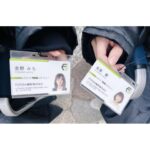Nao Instagram - . TVerお気に入り登録数が 100万人を超えたそうです…バンザイです。 感謝を込めて、このインスタグラムに辿り着いた方だけに 社員証をお見せします。 入社した頃のみちと華ちゃん。若い🌱 . #あなたがしてくれなくても #華ちゃんかわいい #らぶです
