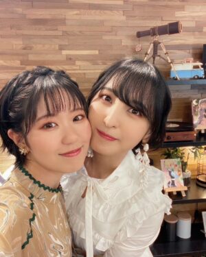 Nao Toyama Instagram - 今夜21時からは、

TVアニメ『愚かな天使は悪魔と踊る』

YouTube特番があります👼

あやねると一緒で嬉しかった💞
メインキャストも同世代で、共学のクラスみたいなわちゃわちゃした現場でした！（笑）

皆さんにも楽しい空気が伝わるといいなっ！

ぜひご覧くださいね📺️