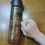Nao Toyama Instagram – ちょっと前に、
スイーツアクセサリーブランド「Q-pot.」さんの展示会にご招待していただき、
種田梨沙ちゃんとお邪魔してきました😍✨
今年9月でQ-pot.さんは \20周年/ を迎えられたということで、
本当に本当におめでとうございます!!!!
可愛いアクセサリーの数々に目を奪われながら、
種ちゃんとメルトリングを一緒に買いました💕
種ちゃんは透け感のあるブラック!
私はシルバー!
とってもいい感じです👼テンションが上がります……!
これからいろいろな場面で活躍してくれるといいなあ😌
その他にも夢のようなケーキをご馳走になったり、
記念品のポットをいただいたり……
素敵なおもてなしをたくさんいただいて、
ときめきに溢れた楽しい時間になりました!!
(私はもうひとつチョコの指輪も買っちゃいました🍫)
Q-pot.さん!!
改めまして、本当におめでとうございます!!!
そして種ちゃんと思い出が増えて幸せいっぱいなのでした💘
またラジオとかでもこの日のエピソードをお話しできたらいいなあ!!