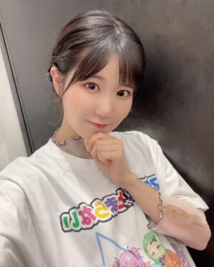 Nao Toyama Instagram - いえい！

最近、髪結べるくらい伸びてきました！！😄

でもこのあと実は……また髪切っちゃったので、今はまた短くなりました（笑）

そんな写真はまた今度💡

さて、このあと19:30に！

重大発表があります……！！！

池袋のハレザビジョンで何かが起こる……✨

お時間ある方はぜひお集まりください🎉