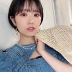 Nao Toyama Instagram - あれれ？ 夏終わっちゃう……？？ 今のうちに夏っぽい写真……！📷️ （声優グランプリさん９月号のときのオフショットです🌺） 今年はほんとに暑かったので、 名残惜しい気持ちと、ちょっとだけホッとする気持ち……！ 最近、夜は少し涼しくて過ごしやすくなってきましたよね！ 季節の変わり目、体調には気をつけてね🍀