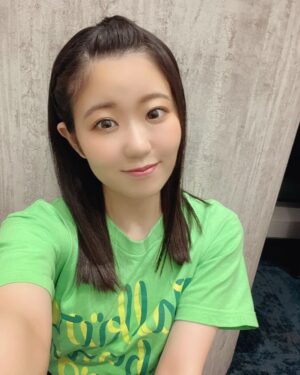 Nao Toyama Instagram - すっかり夏になりましたね！

さっぱりおでこです☀️

でも今日はいつもより少し過ごしやすい気がしますね☺️

皆さんはいかがお過ごしですか🐥？？

さて、もうすぐ！

7/18（月・祝）
リリースイベントがあります✨！！

＼「あの日のことば.Growing」／
＼発売記念イベント"雨上がりの虹"／

13:00 START
at 東武動物公園
🎤ミニライブ＋お見送り会（特典あり）

久々にソロのステージで、
皆さんに歌をお届けできるのが本っっ当に嬉しいです！！

動物園の入園料は必要なのですが、
ライブ自体はフリーとなっていますので、
気軽に遊びに来ていただけたらいいなって思います！🍉✨

素敵な時間になるよう、
私も当日まで頑張ります……！！！たのしみ💪

現地・配信ともに、
一緒に楽しい時間を過ごしましょう！！