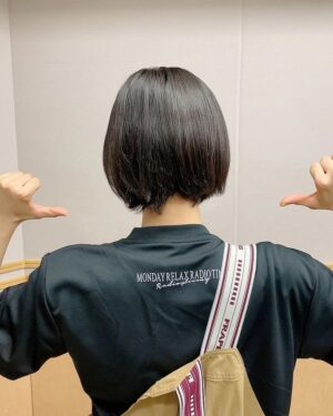 Nao Toyama Instagram - インスタではちょっとご無沙汰になってしまいました！

暑さも厳しい折、皆様元気でお過ごしでしょうか？？🌺

ーーーー

私がパーソナリティを務めておりますラジオ番組📻️

超A&G 
毎週月曜日23:00~
「東山奈央のラジオ@リビング」

番組【新グッズ】発売🛍️
＆
番組【初のイベント】開催決定✨

です！！！

グッズは、

●ドライTシャツ（黒・アーミーグリーン）
●エコふきん＆スポンジセット

となっております！
どちらもおしゃれで実用性も高いのでオススメ商品です😌

番組初のトークイベントは、
10/7（土）科学技術館サイエンスホールで開催です！

チケットのお申し込みも始まったばかり！！
リスナーさんも初めてのかたもぜひ気軽に遊びに来てくださいねっ💡

詳細は、
「東山奈央のラジオ@リビング」の公式エックス（！）をご覧ください！！👀