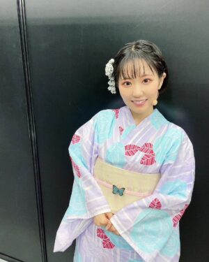 Nao Toyama Instagram - グランブルーファンタジーの生放送で浴衣を着させていただきました👘🌻

色味がパステルでかわいいっ！
　

推しのセルエル様が水着実装されるのが嬉しすぎます！！舞っております🕺

グラブルの夏、アツくなりそうです！！✨✨