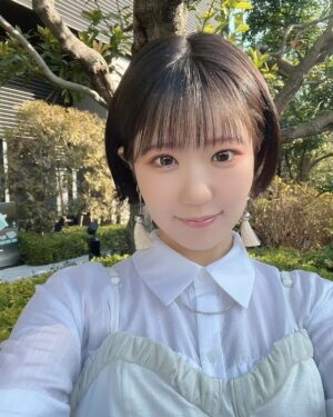 Nao Toyama Instagram - こんばんは！

インスタではお久しぶりですね！

新しく歳を重ねてしばらく経ちましたが、

毎日たくさんのことがぎゅーと濃縮されていて
一生懸命取り組みながら楽しく日々を過ごしています……！

いつも皆さんありがとうございます！！🌸

今月いっぱいまで
チャリティー壁紙も販売しております！！

もしご興味のある方は、
お気持ちをこちらに寄せていただけたら嬉しいです……！

おひとりずつからいただいた気持ちが、
明るい笑顔に繋がっていきますように！！

https://t.co/hC9T1Qna4F