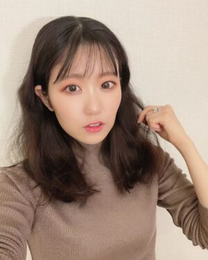 Nao Toyama Instagram - もうあげる写真がない……（泣）

でも写真がないとインスタがあげられない…………

もう最近のだと、撮影のあとに髪の毛をほどいたら爆発してた写真しかない………………😭😭

でもひとこと言いたい……！

サッカーすごかったね🙌✨！！！

陰ながら応援しています！