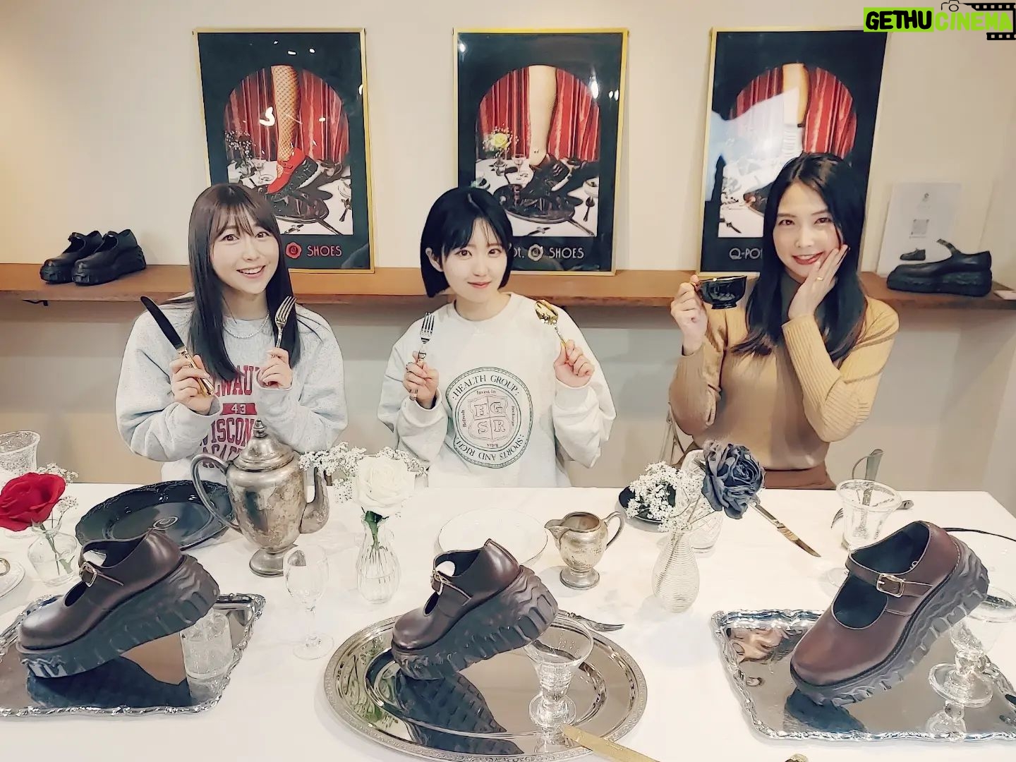 Nao Toyama Instagram - Q-pot.さんの展示会にて! ワルキューレのお姉ちゃん組で遊びに行ってきました💗 通称アネキューレです(笑) スイーツも可愛いし、 お洋服もアクセサリーも可愛くて、 夢のような空間にいっぱいときめきをいただきましたっ! 最近、ハマっているコーヒーをあしらったリング! 一目惚れして買っちゃいました😌💘 チョコレートがとろけている靴もファンタジックで素敵……!✨ 新作の予約もちょうどスタートしたばかりみたいなので、気になる方はぜひぜひっ!