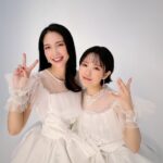Nao Toyama Instagram - おはようございます～🌸 リスアニさんより、 「『マクロスΔ』ワルキューレ音楽大全」 本日発売です！ 撮りおろし写真は、 ファイナルツアーの白衣裳で💐 相方ののぞみると写真撮れました📷️✨ ワルキューレの音楽を好きな方は、 きっと知りたいことがたくさん書かれてるはず……！ 私も早く、早く読みたい…… 皆様もぜひ！