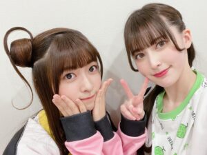 Naomi Payton Instagram - 💛💚
・
きな子ちゃんの髪型を真似したよ🦊
#lovelive #Liella