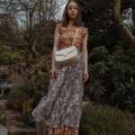 Naomi J. Ogawa Instagram - Just a casual Zen garden stroll with @loropiana 🤎 #loropiana #loropianaghierabag #inpartnershipwithloropiana