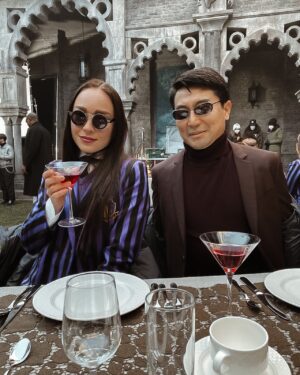 Naomi J. Ogawa Instagram - I’ll show you my fangs 🦷 

#wednesday #netflix