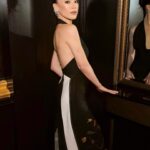 Naomi J. Ogawa Instagram - What a beautiful evening, had such an amazing time 🖤 Thank you so much for having me @VanityFairLondon @FairmontHotels @TheSavoyLondon Wearing: @victoriabeckham 🔥 Photographer: Darren Gerrish #CenterStage