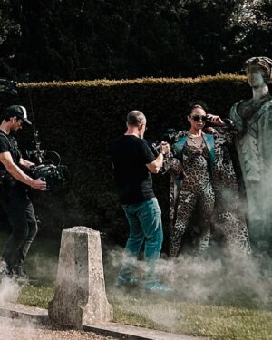 Naomi J. Ogawa Instagram - Behind the scenes 🎬  of the @britishvogue  X @roberto_cavalli shoot 🩵
