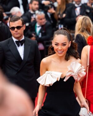Naomi J. Ogawa Instagram - I’m still not over this trip! I had the best time 🤍 
Thank you!

@condenasttraveller @ihghotels 
@carltoncannes @itch_media @festivaldecannes 

And thank you to the dream team.. 
Stylist- @styledbysrh 
Hair- @themanestyle 
Makeup- @emmaobyrne 

Wearing: 
Dress @rachelgilbertau 
Jewellery, @matilde.jewellery 
Shoes, @magdabutrym 
Bag, @mae_cassidy 

A special thank you to… 🤍 
@willfarmer1991 @pinnaclepruk