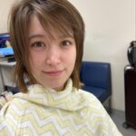 Naomi Trauden Instagram – 眠そうすぎる、朝のわたしです。笑
眠そうな時の方がドイツ人感出るねって言われる

起きたまま出かけられるのは、ヘアメイクさん達のおかげ、本当に日々感謝！！笑