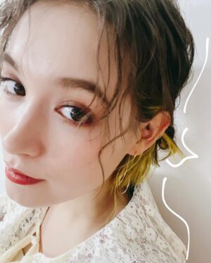 Naomi Trauden Instagram - なんか、頭に小鳥を飼ってるみたい🐥