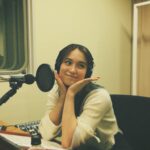 Naomi Trauden Instagram - 今月からNHKラジオ第2「ニュースで学ぶ現代英語」の水〜金曜日を担当します！初めてのラジオレギュラー嬉しい〜😆 毎回、英語を学びながら国際ニュースも深掘りできる、私にとっても大変身になる番組です。先生方に根掘り葉掘り聞きながら、楽しくやっております〜☺︎ こんな国際ニュース気になる〜！って方いらしたら提案してみるので教えてね🌼 初回は明日4/3 9:30〜です！ ぜひ聴いてくださいね