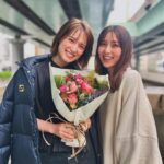 Naomi Trauden Instagram - 今日撮影でCLASSYの皆さんと恋ちゃんが誕生日のお祝いをしてくれました☺︎ 素敵な花束も💐 ありがとうございました✨ そのあと恋ちゃんがランチご馳走してくれて、ゆったりまったりな放課後を過ごしました！笑 恋ちゃんと話してるととってもモチベーションがあがるんだよなぁ。お仕事たのしく頑張るぞーって！ これからもよろしく！🤪