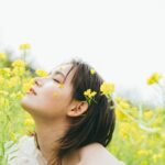 Naomi Trauden Instagram - 明日はいよいよ、私のCanCam卒業号の発売日です🌼 幸せな11年間の思い出がたくさん詰まった内容になっています！仲間たちと作り上げてきた写真たちは全部宝物。 卒業ページでも編集部のみんなの愛をたくさん感じて、卒業はやまったかなぁ、と思ったり。でも、みんなにトラはcancamのOGなんだよ！って誇ってもらえるように、これからもたくさんたくさん頑張ります！そうやってみんなに恩返ししていけたらいいなぁ。 想いの詰まった6月号、皆様ぜひ、買ってね
