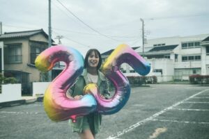 Naomi Trauden Instagram - 25歳になりました🐯

たくさんのHappy Birthday をありがとうございます☺︎ 
現場でも祝ってもらえて、幸せ🙈♡

新しい挑戦をたくさんして、インプットもアウトプットもガンガンして行けたらいいな！皆さんに、お、こいつ頑張っとるやん。って思ってもらえるようにコツコツと。