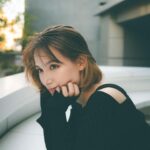 Naomi Trauden Instagram - 先日の撮影で @endoyuki さんに撮ってもらた🌼いつも素敵写真。 ちょっと生意気そうな顔してるね🥸