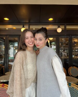Naomi Trauden Instagram - cancam撮影のオフショット♡
ポーとの撮影はいつも最高に楽しい🤪
遊びすぎて、みんなにほら！撮るよ！って言われちゃう😂

cancam11月号、みんな見てね〜