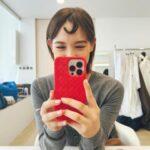 Naomi Trauden Instagram - セット途中の前髪