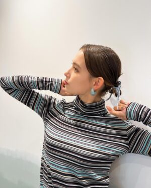 Naomi Trauden Instagram - まーちゃんのめちゃかわヘアメイクと私服が合っていた今日🩵　あ、ピアスは衣装の！笑