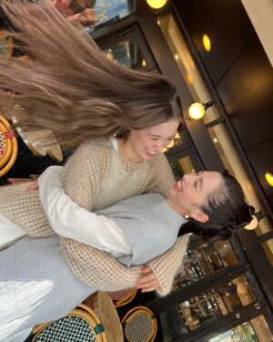 Naomi Trauden Instagram - cancam撮影のオフショット♡
ポーとの撮影はいつも最高に楽しい🤪
遊びすぎて、みんなにほら！撮るよ！って言われちゃう😂

cancam11月号、みんな見てね〜