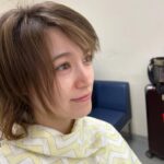 Naomi Trauden Instagram – 眠そうすぎる、朝のわたしです。笑
眠そうな時の方がドイツ人感出るねって言われる

起きたまま出かけられるのは、ヘアメイクさん達のおかげ、本当に日々感謝！！笑