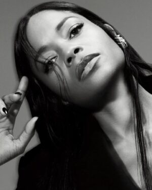 Naomie Harris Instagram - Thank you @hungermagazine for featuring me!!! Photographer @rachell_photo
Stylist @_celine_sheridan_
Hair @rio_hair
Makeup @kaymontano
Manicure @edytabetka_nailpro
Photo Assistants @katewhelannn @oscar_yoosefinejad
Styling Assistant - Francesca Russo
Studio @shoreditchstudios
Writer@nesssmoney