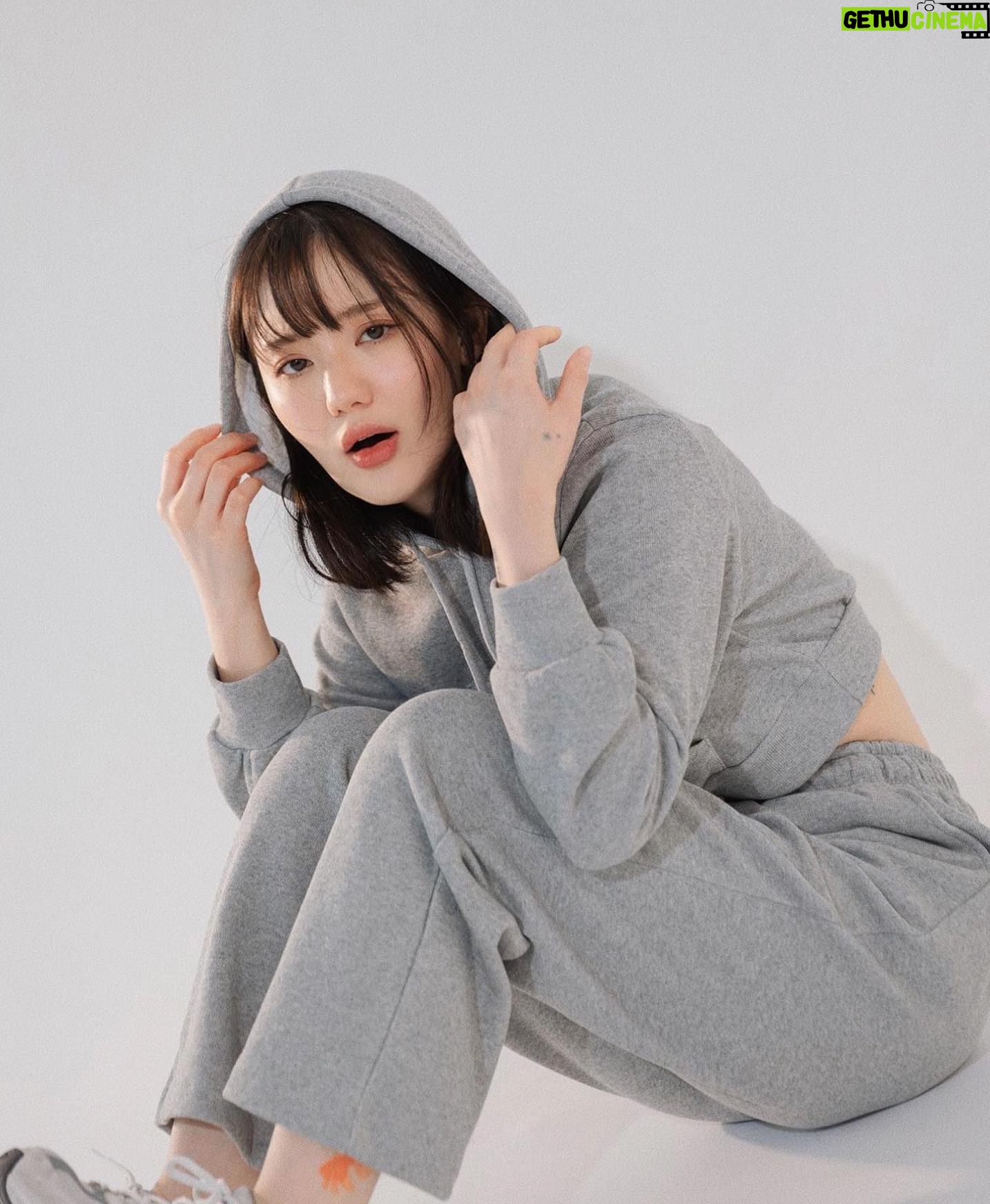 Napassanan Sirindasuphasiri Instagram - ให้ทาย พูดว่าไร😏 📸 @jzornphotoholic 🧥 @coatsweater
