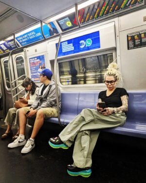 Nargiz Zakirova Instagram - New York subway station 

#newyork #subway #station #nargiz #nargizzakirova