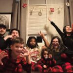 Nargiz Zakirova Instagram - Happy Holidays from my Family to yours 🎄🎁 #christmas #holiday #family #homesweethome #homeland #newyork #usa #love #nargiz #nargizzakirova