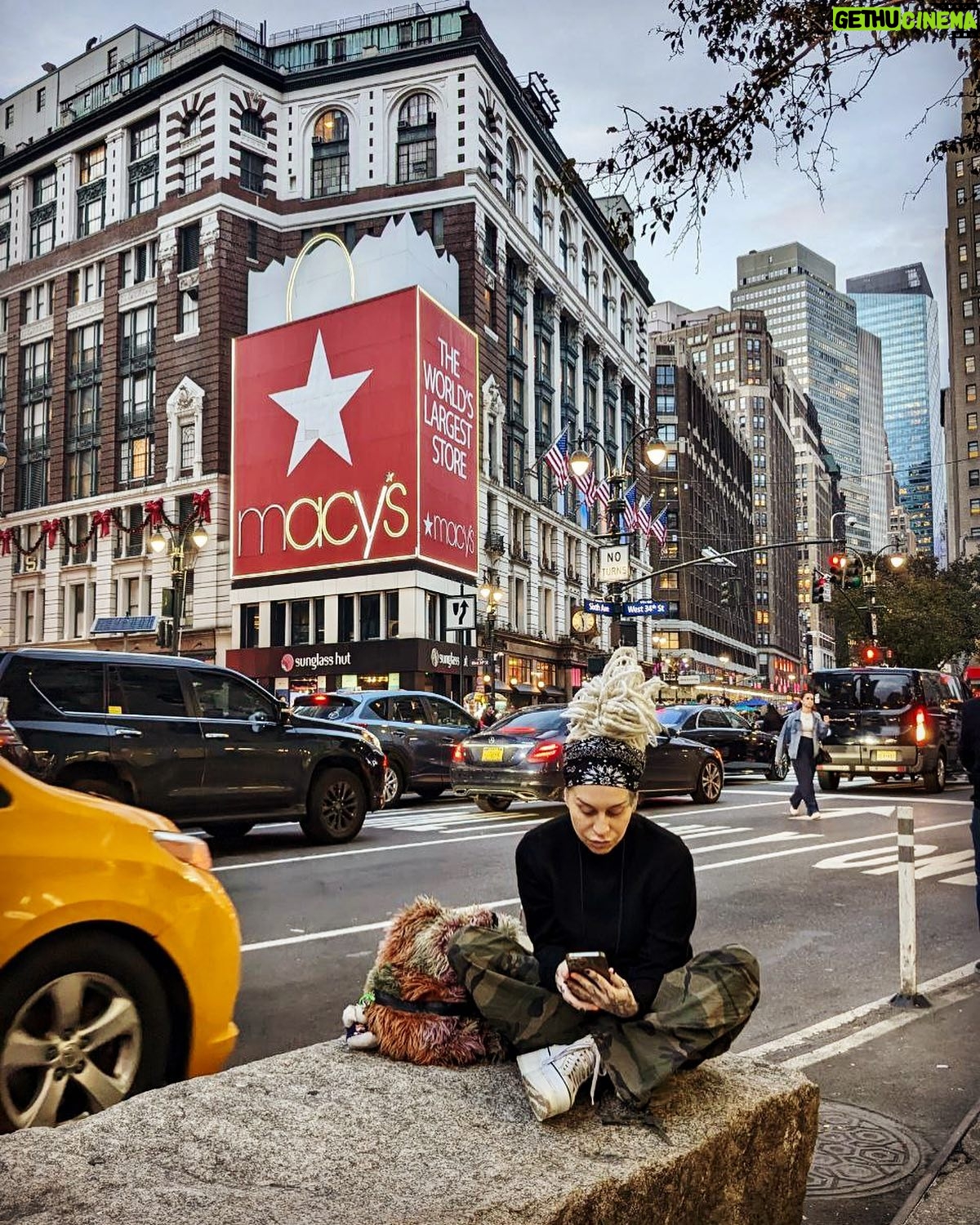 Nargiz Zakirova Instagram - My dear monsters! The November tour is postponed. I will inform you about new dates and times as soon as possible. The tickets you purchased are refundable or remain valid for the new dates. My apologies for the inconvenience. Sincerely yours, Nargiz 🖤 #nargiz #nargizzakirova #tour #information