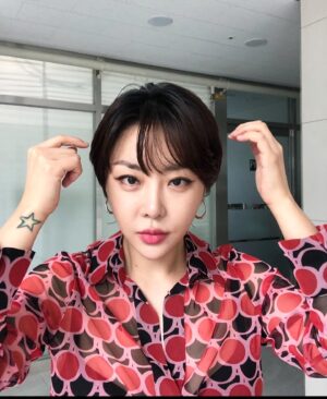 Narsha Instagram - #happynewyear 
🙏🐯