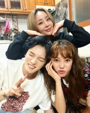 Narsha Instagram - 10년만에봐도 그냥 좋은존재
처음봐도 그냥 좋은존재
그런사람이 좋더라구요🫰🏻

은재나🫶🏼
@jj_1986_jj 
@koeuna88