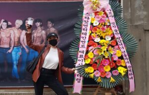Narsha Instagram - #와일드와일드
@wildwild_official 
압구정을 들었다 놓고있습니다🤟🏽
#스타잇엔터테인먼트 흥해라!
우리 대표님 으뜸🤙🏼