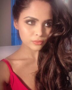 Narvini Dery Most Liked Photos and Posts