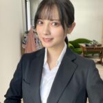 Nashiko Momotsuki Instagram - 現在発売中 #EX大衆 で連載中の「Like a girlfriend」 今回は就活中の彼女になってみました〜！ ちなみに私は一社ってか最初にきめてた病院で採用されたので、就活っぽい就活はしてない勢です #桃月なしこ #なしこたそ