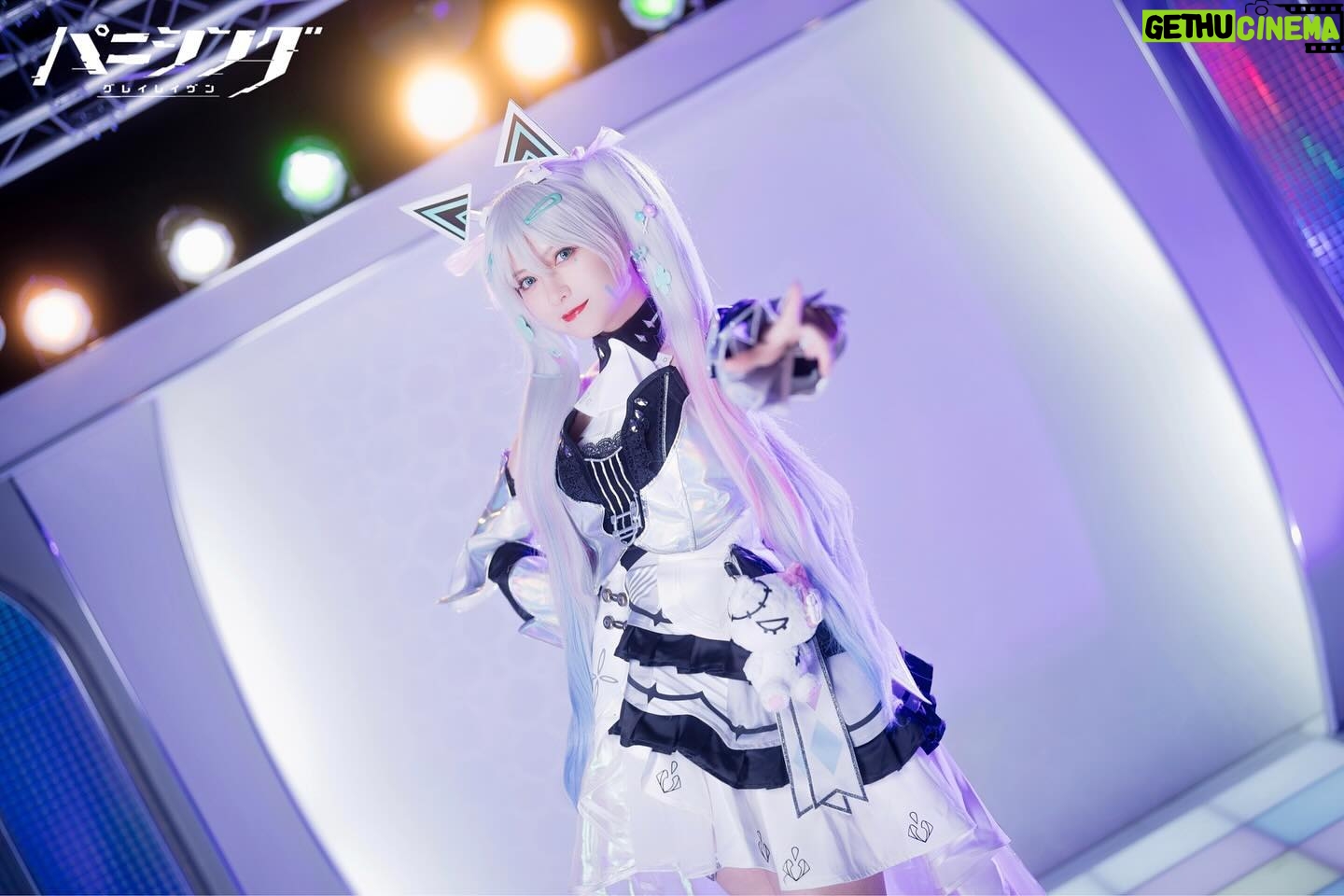 Nashiko Momotsuki Instagram - アプリゲーム「 パニシング:グレイレイヴン」 アイドルカレニーナをコスプレしてみました。 まさかアイドルになれるとは…どうですか?似合ってますか?🙋♀️ #パニグレ #カレニーナ #パッションコール #PR ▼「パニシング:グレイレイヴン」DLはこちら https://pgrjpdeeplink.onelink.me/hQpR/aixi8rim" Twitterには別カットも載せてあるよ見て〜🙋♀️ https://x.com/nashiko_cos/status/1777985537049256019?s=46&t=AmFRo94vrlcRljKVT_u3-w