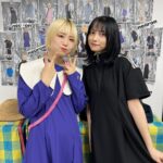 Nashiko Momotsuki Instagram - ぼぼちゃんが立ち上げたブランド「neüron」の展示会に先日お邪魔してきました☺︎ どれも可愛すぎて、写真で着用してるワンピースとトップスと2Wayのパンツも買った！可愛い！ もうちょいあったかくなったらいっぱい着る☺️ #桃月なしこ #なしこたそ #しばたありぼぼ #ありぼぼ #neüron #にゅうろん
