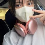 Nashiko Momotsuki Instagram - ぼぼちゃんが立ち上げたブランド「neüron」の展示会に先日お邪魔してきました☺︎ どれも可愛すぎて、写真で着用してるワンピースとトップスと2Wayのパンツも買った！可愛い！ もうちょいあったかくなったらいっぱい着る☺️ #桃月なしこ #なしこたそ #しばたありぼぼ #ありぼぼ #neüron #にゅうろん